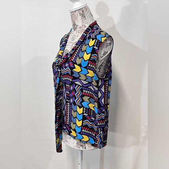 TUCKER Bright geometric print sleeveless blouse size S. - Picture 4 of 12